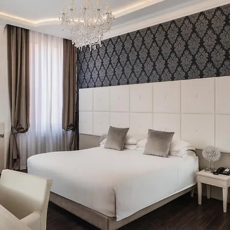 ホテル Rossini 1936 - Small & Charming